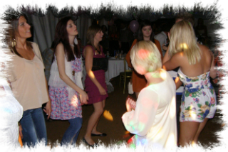 Kingswood Mobile disco party dancers image