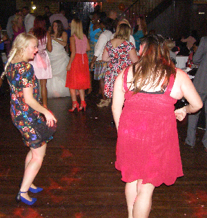 Sellindge Mobile Disco Dancers Image