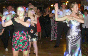 Leeds mobile disco dancers image