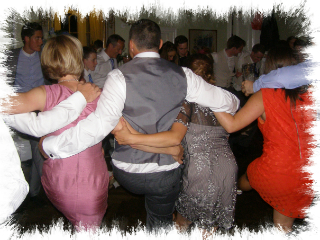 mobile disco wichling party dancers