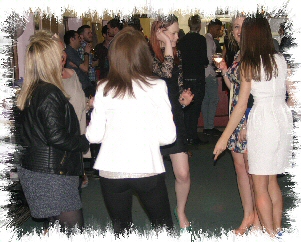mobile disco challock party dancers