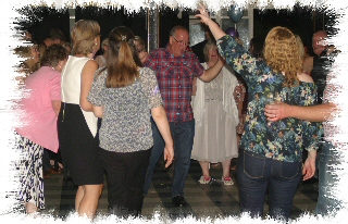 mobile disco acrise party dancers