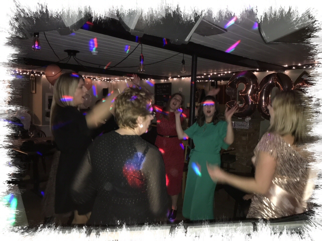 mobile disco sittingbourne party dancers image